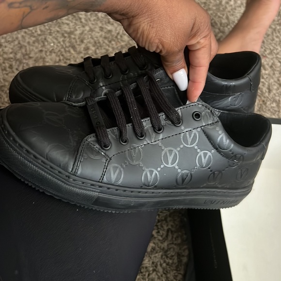 Valentino shoes size 7 black on black worn once - Picture 3 of 3